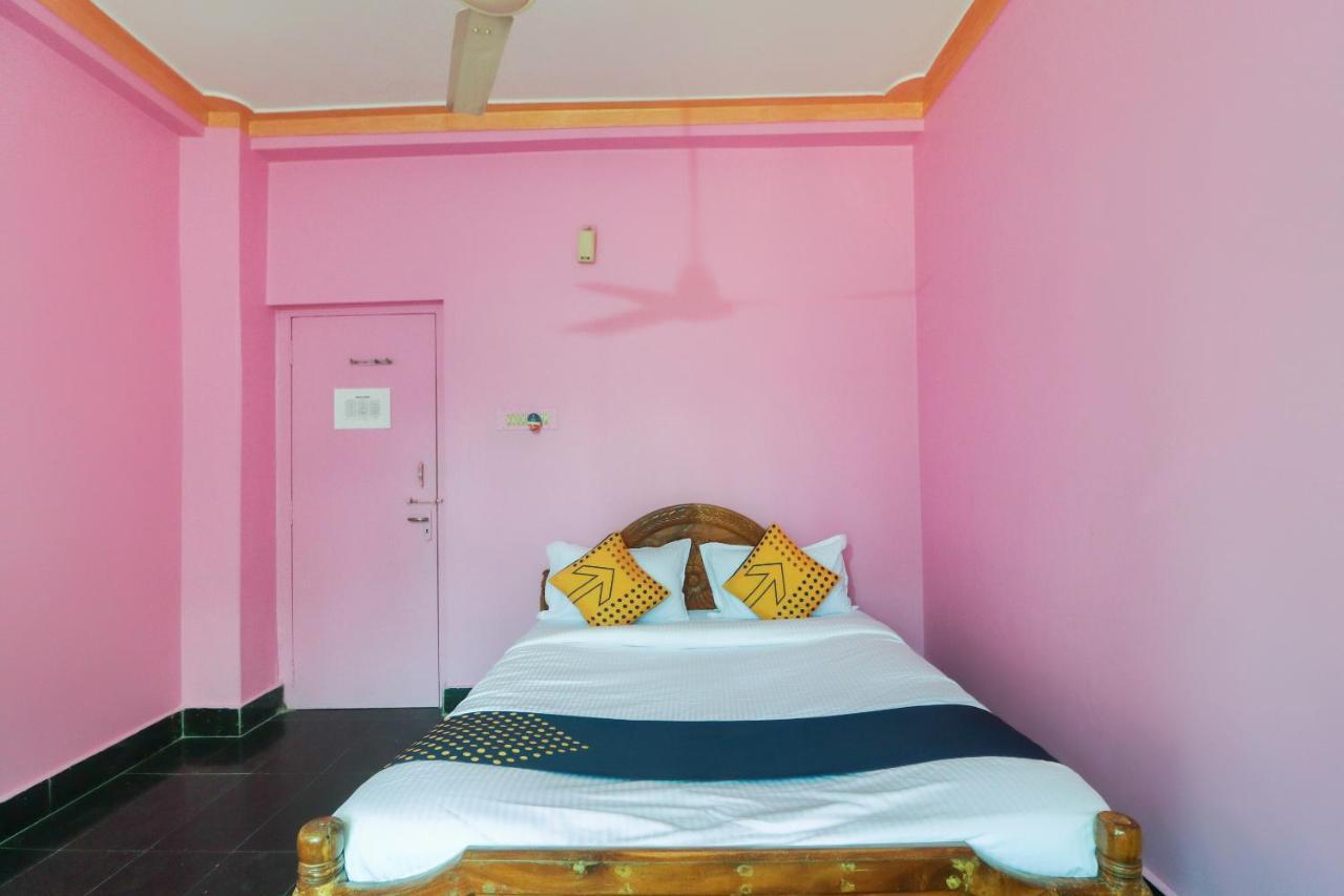 Spot On 65043 Hotel Kalinga Palace Kendrapara Extérieur photo