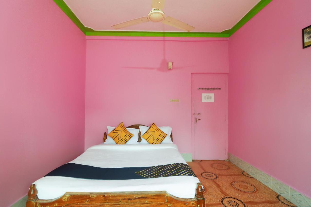Spot On 65043 Hotel Kalinga Palace Kendrapara Extérieur photo