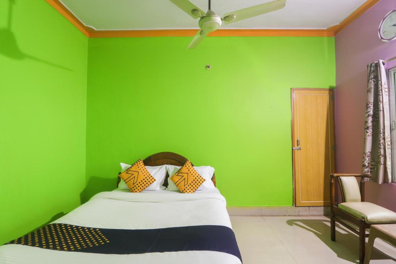Spot On 65043 Hotel Kalinga Palace Kendrapara Extérieur photo